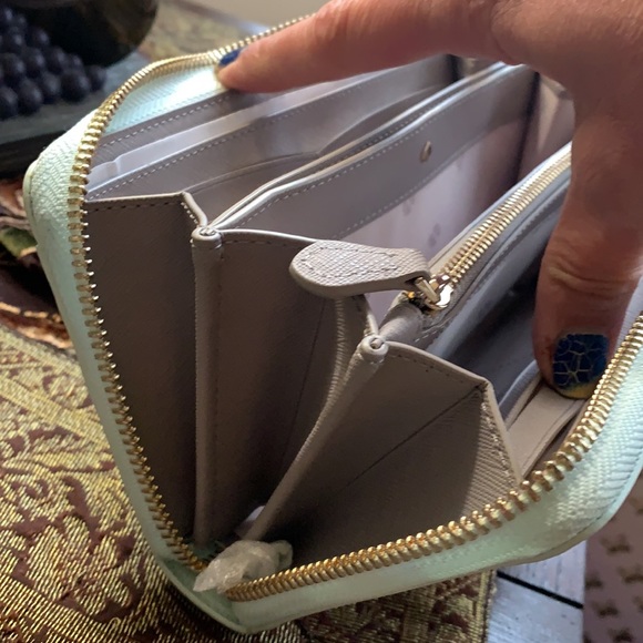 Authentic Kate spade Rock Center print large zip around wallet - Picture 10 of 11